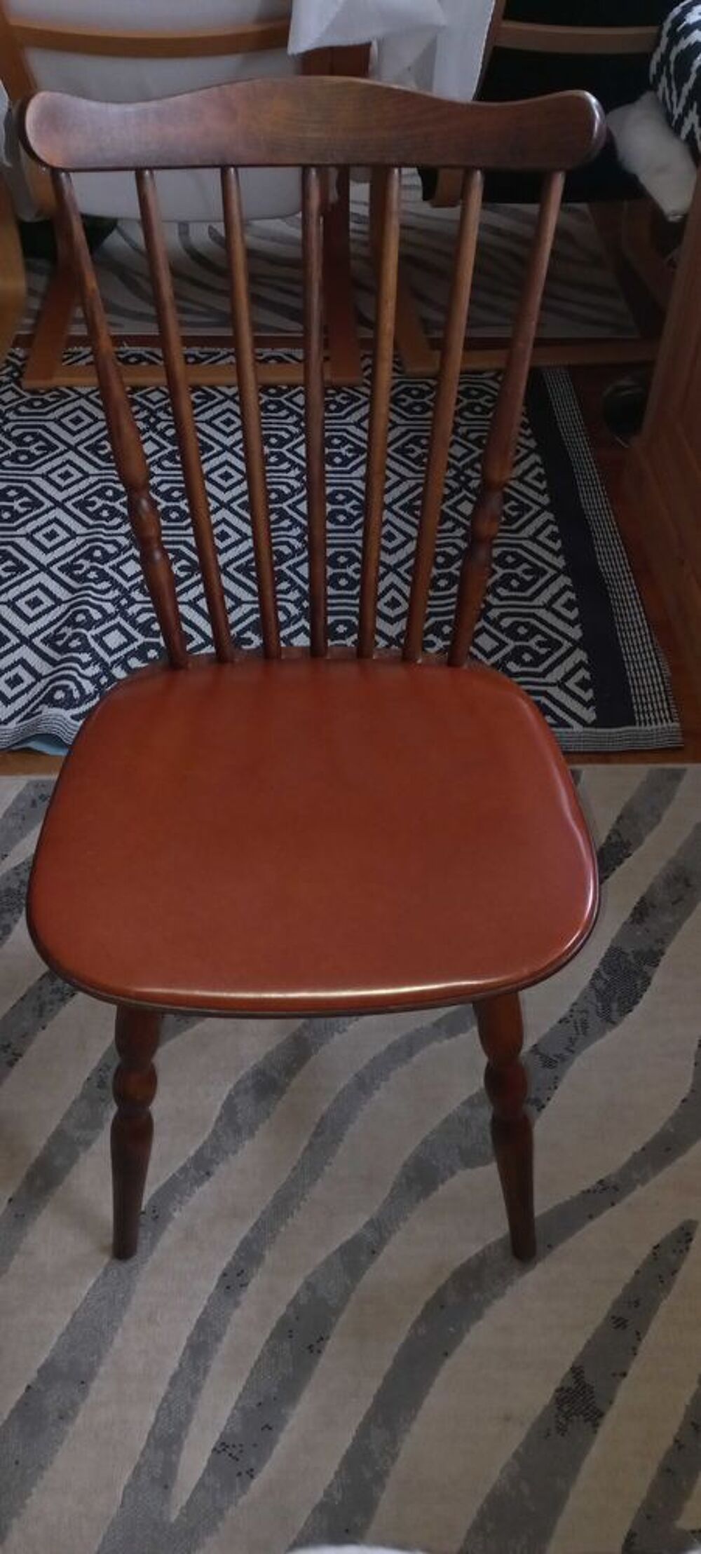 Ensemble tables et chaises de "caf&eacute; bistro" vintage en ch&ecirc;ne Meubles