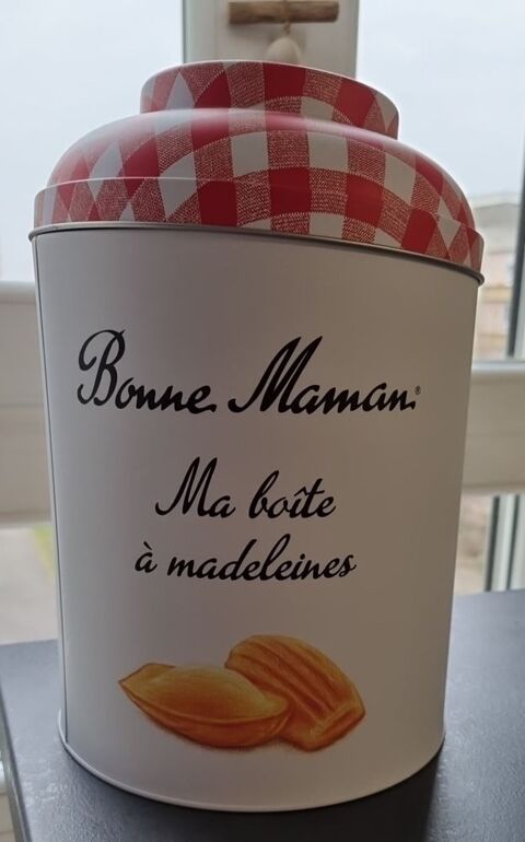 Tr�s jolie bo�te neuve Madeleines 10 Oullins (69)