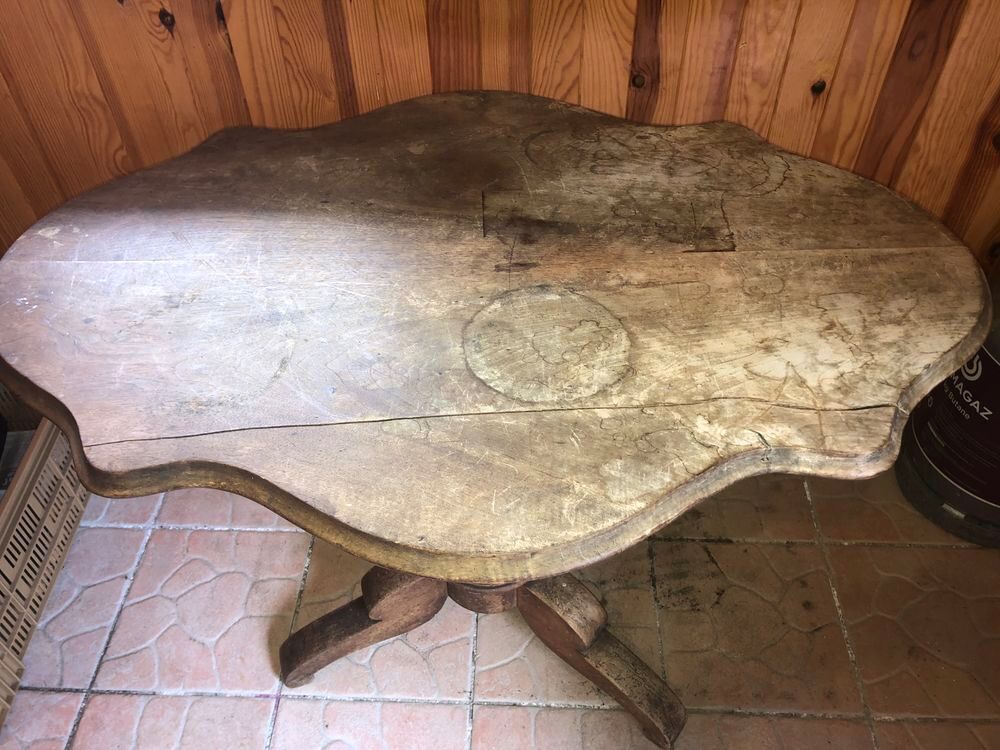 TABLE GUERIDON Meubles