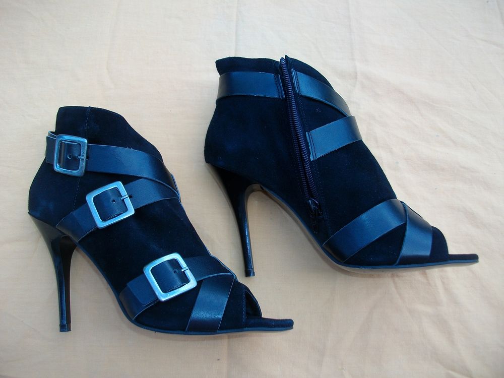 Escarpins/Botillons &agrave; bout ouvert Noir pt38-neufs Chaussures