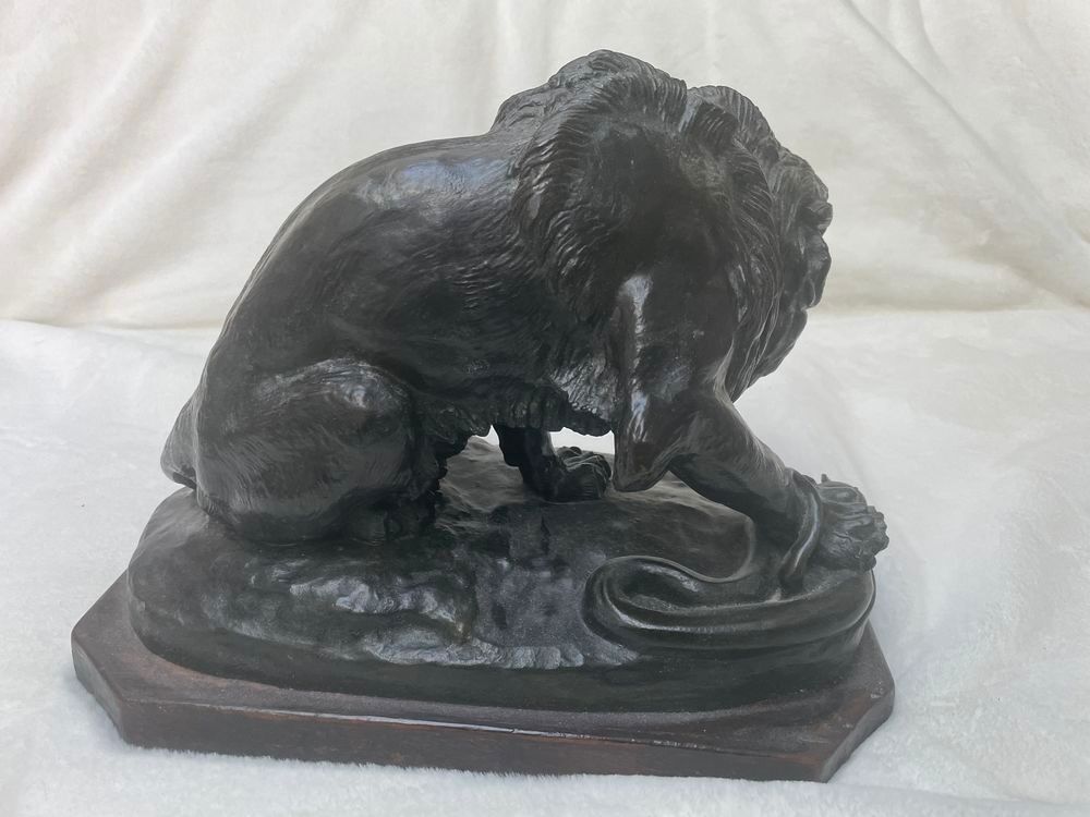 Lion au serpent d'Antoine-louis Barye 