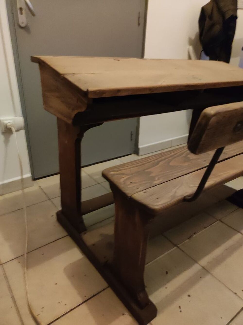 Ancienne table d'&eacute;cole 