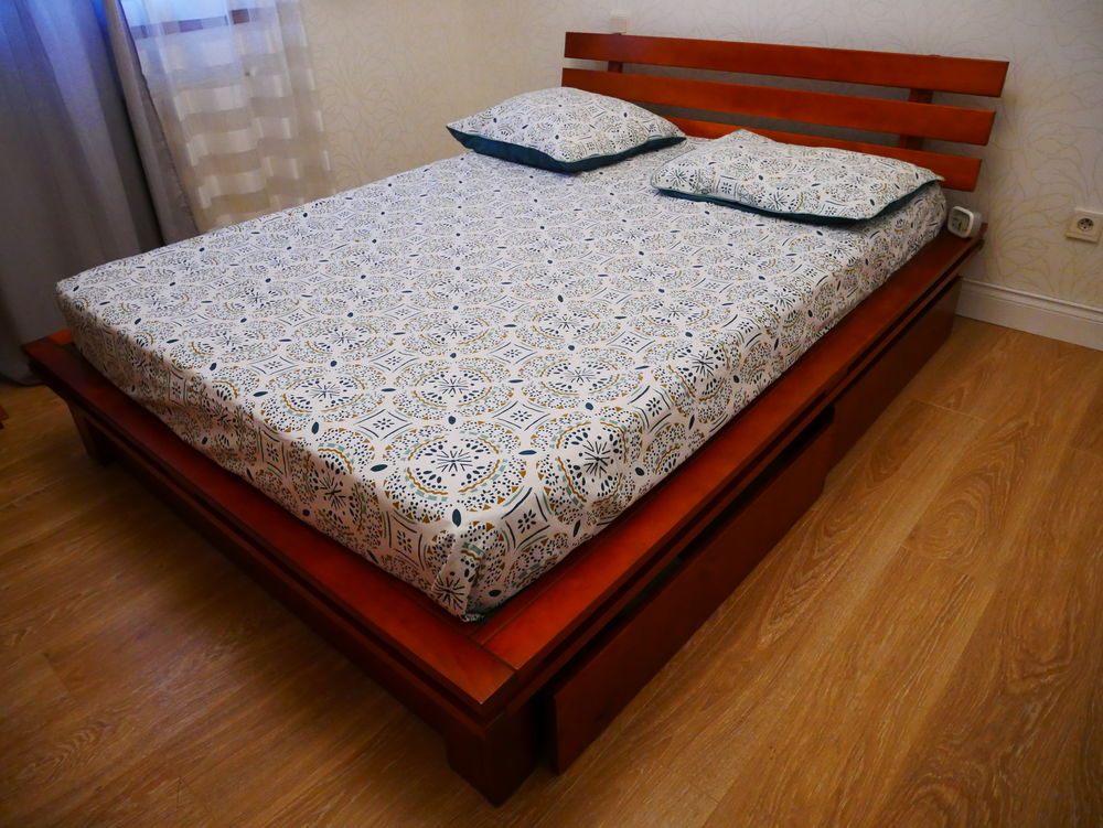 lit moderne 140 x 200 avec tiroirs en dessous et sommier Meubles