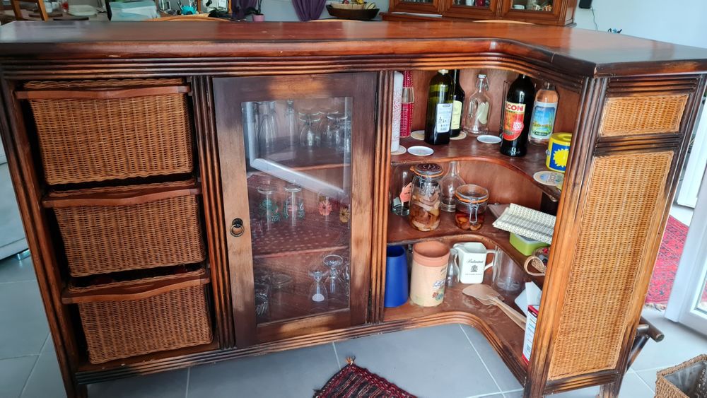 BAR EN BOIS EXOTIQUE + 4 tabourets Meubles