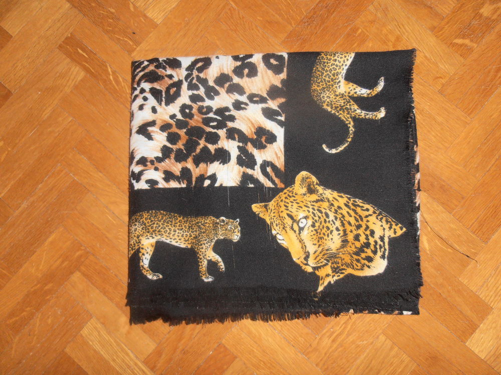 Foulard panth&egrave;re 2 (79) Vêtements
