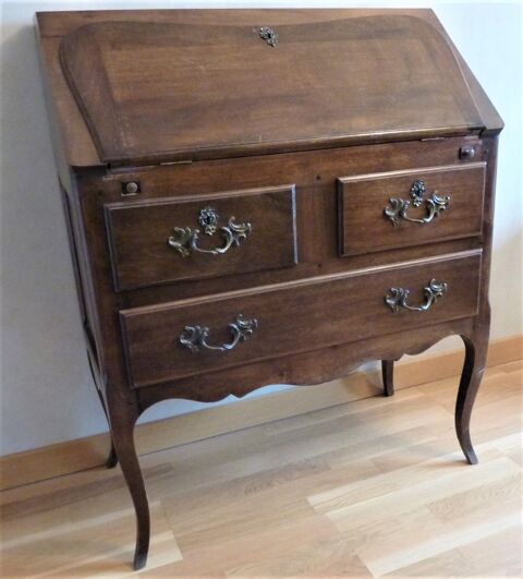 Petit secr�taire ancien dos d'�ne de style Louis XV 310 Saint-Priest (69)