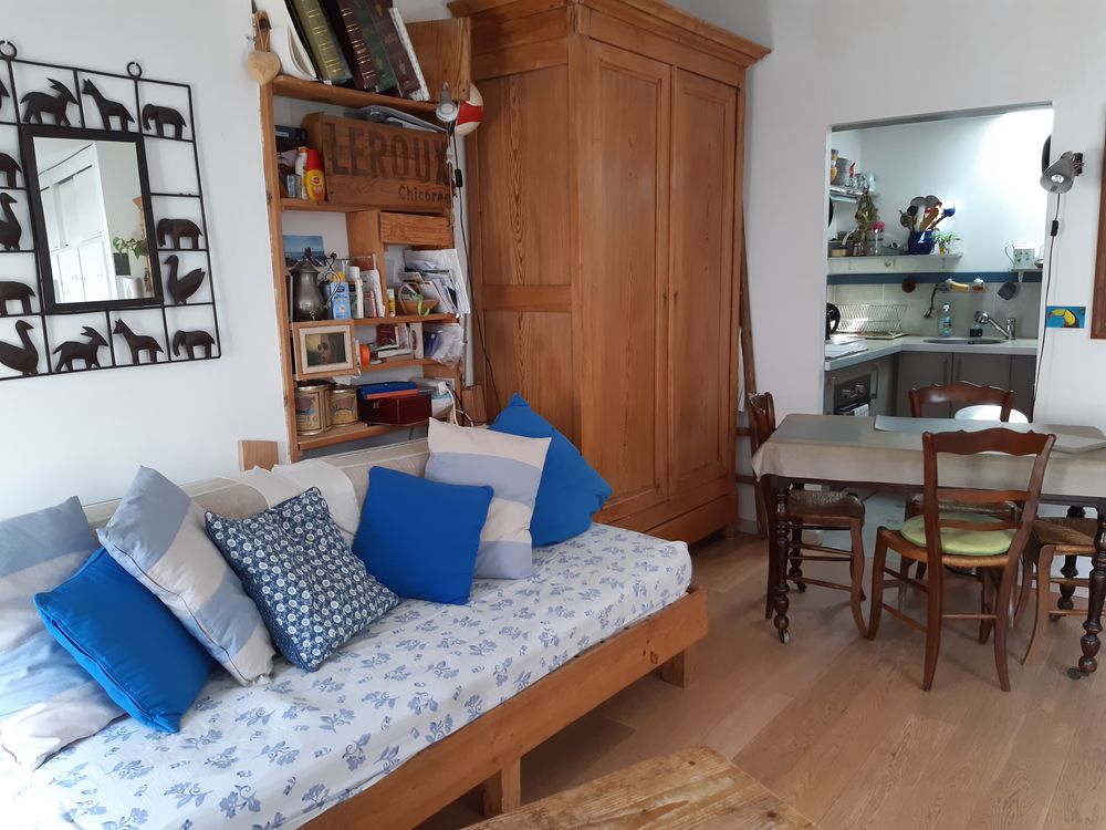 Vente Appartement BEL APPARTEMENT DE CHARME TRÉS LUMINEUX, MANSARDÉ, EN CENTRE La rochelle