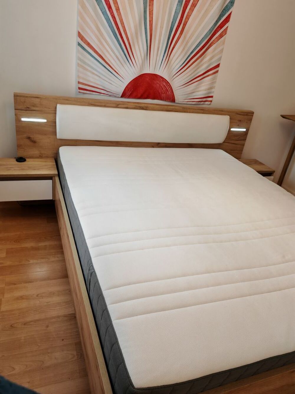 Lit + commode Meubles