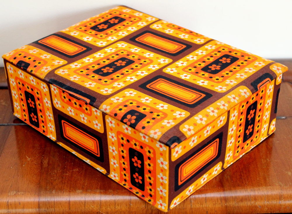 Boite en carton capitonn&eacute;e d&eacute;co vintage 70 Décoration