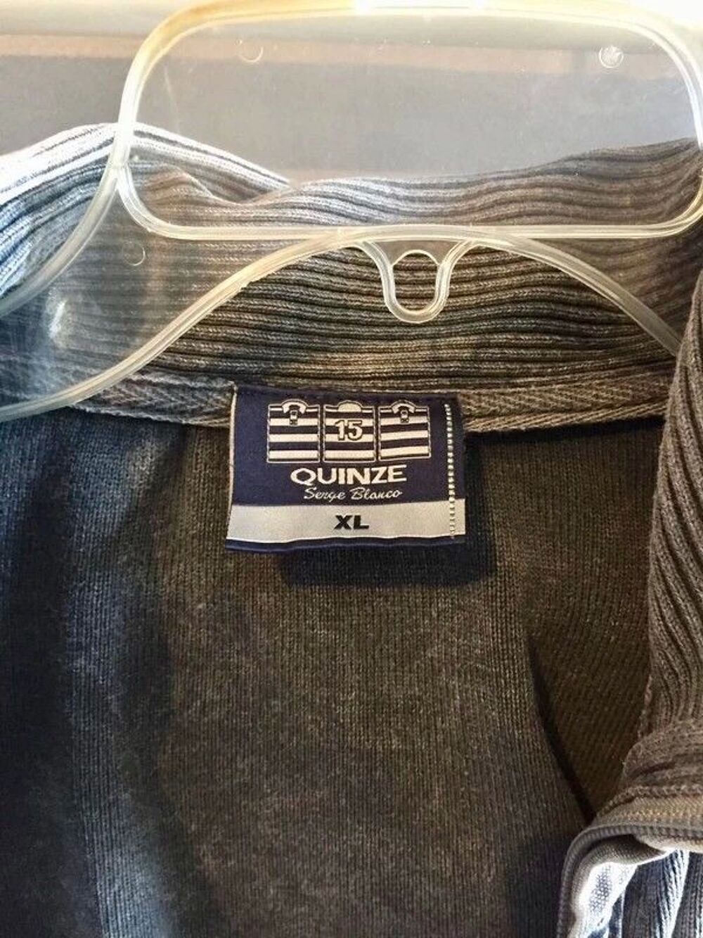 Veste grise Serge Blanco taille XL en parfait &eacute;tat &agrave; 25 euro Vêtements