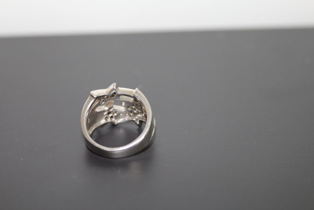 Bague argent 925 et oxydes de zirconium Bijoux et montres