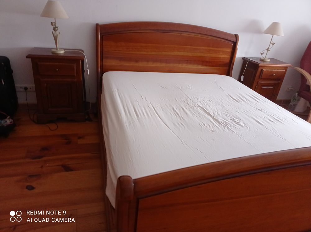 Lit Louis Philippe merisier massif et 2 chevets Meubles