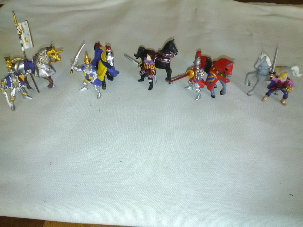 Chevaliers "Plastoy" (5) / la paire
Jeux / jouets