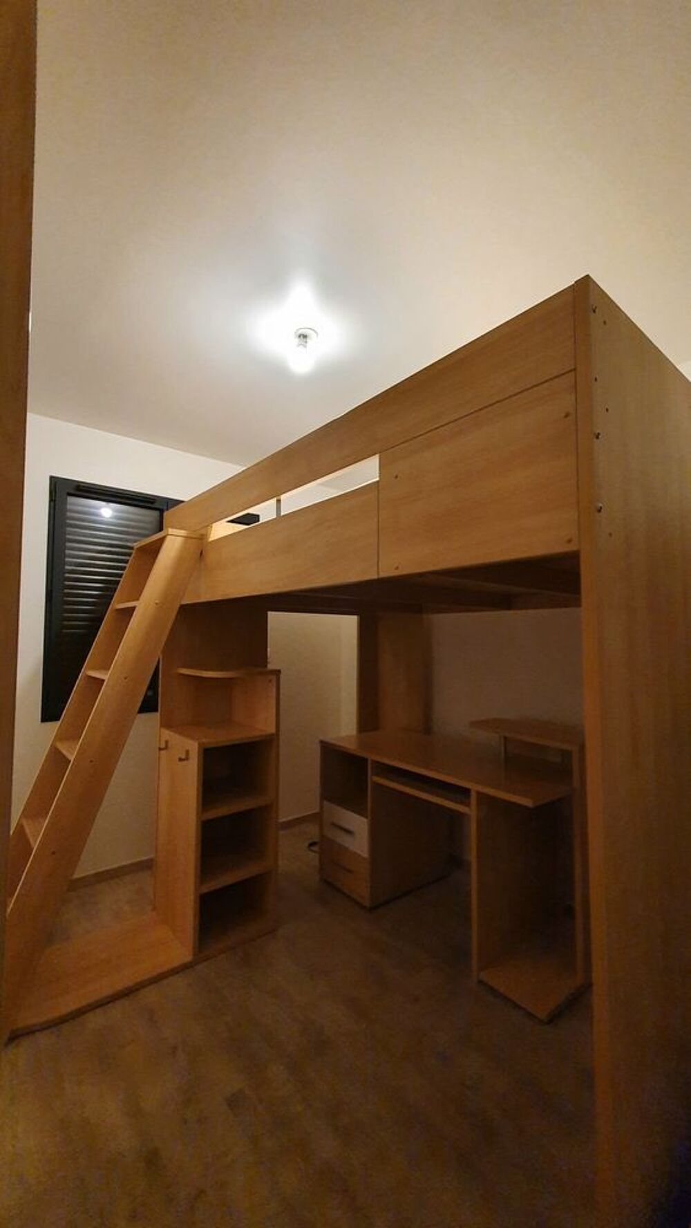 Lit double Mezzanine avec un bureau et 2 &Eacute;tag&egrave;res s&eacute;parables Meubles