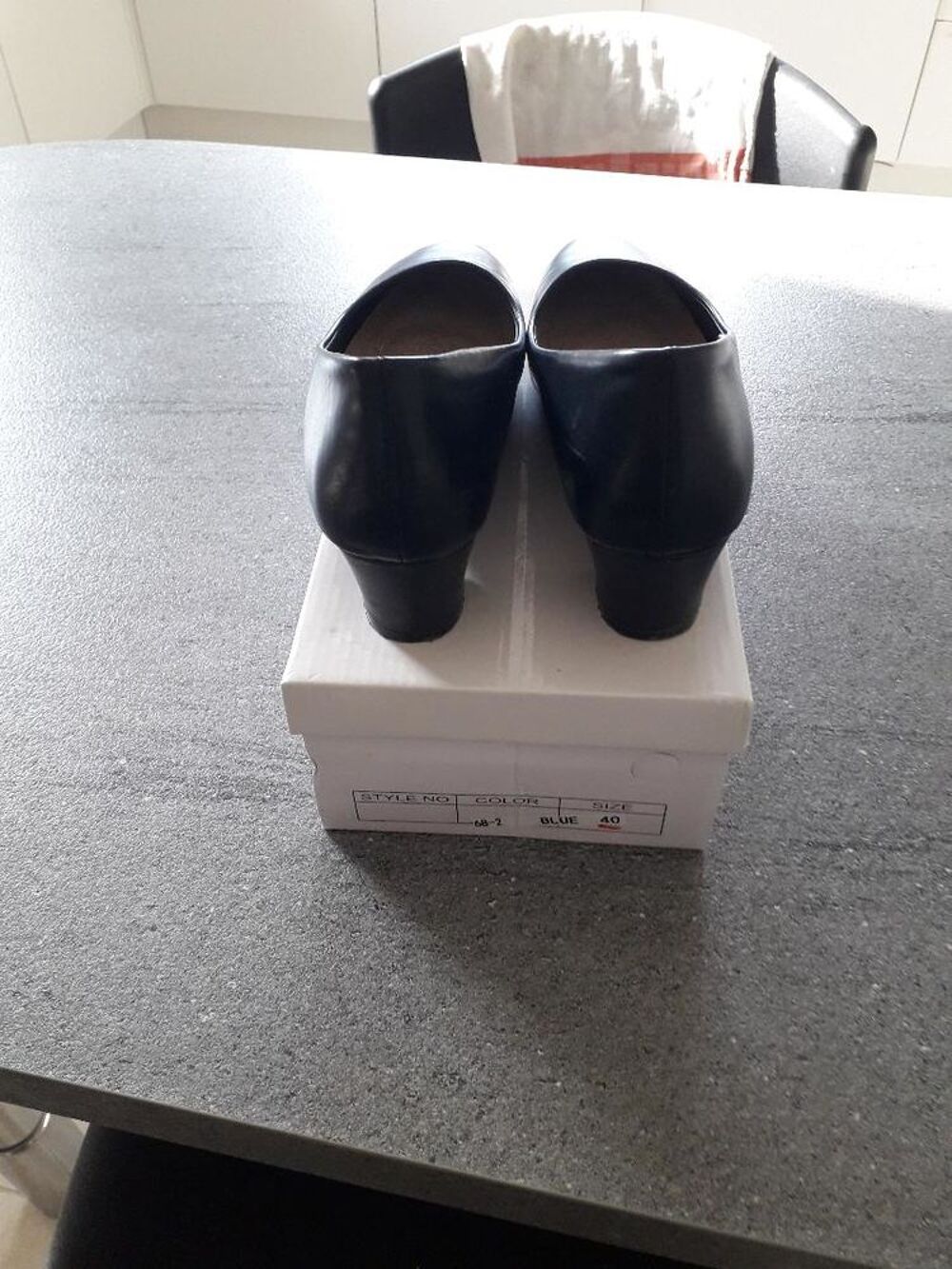 PAIRE D'ESCARPINS Chaussures