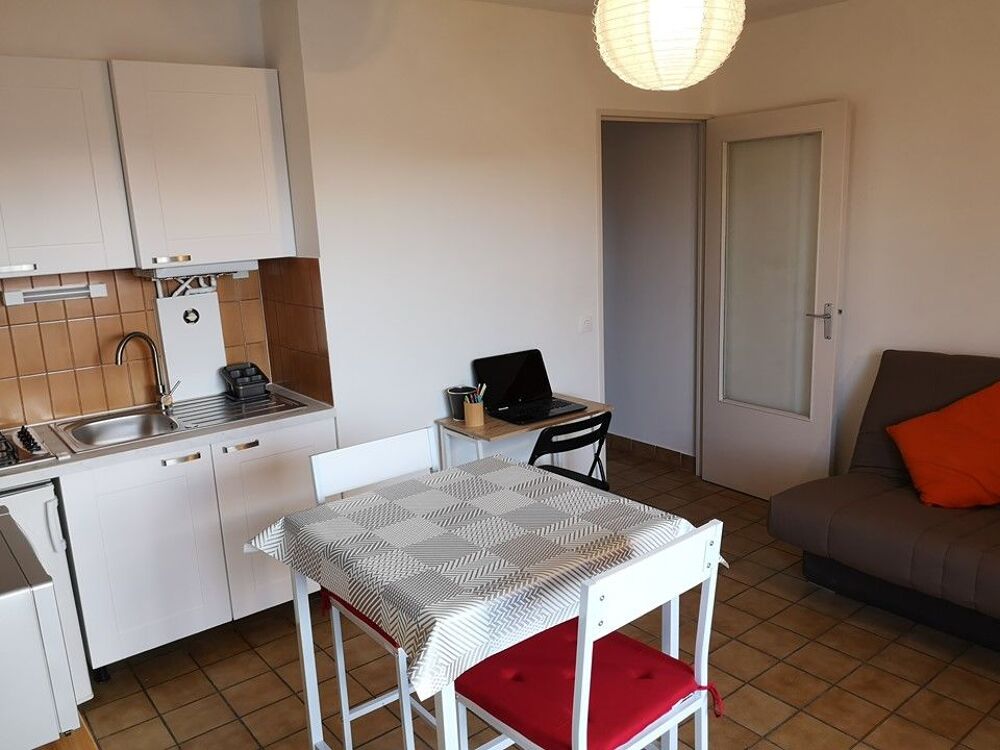 Location Appartement Studio meublé avec terrasse ? Quartier Dhuoda Nîmes