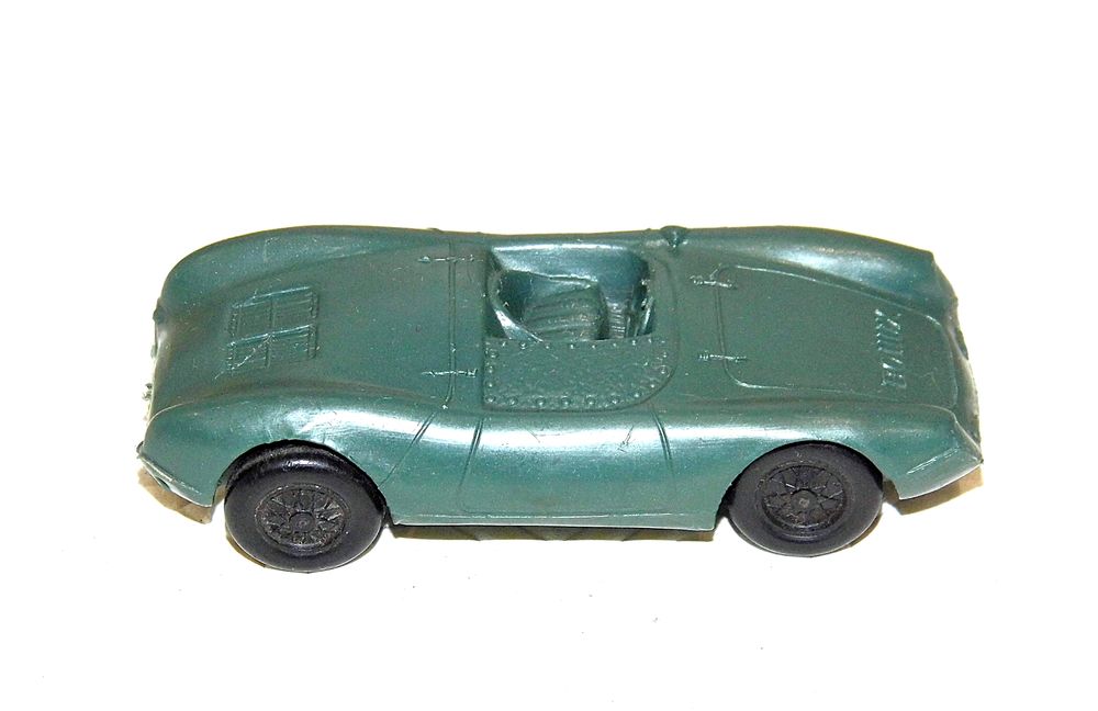 PORSCHE SPYDER 1500 cc Plastique " BONUX " voiture le mans jouet collection vitrine 