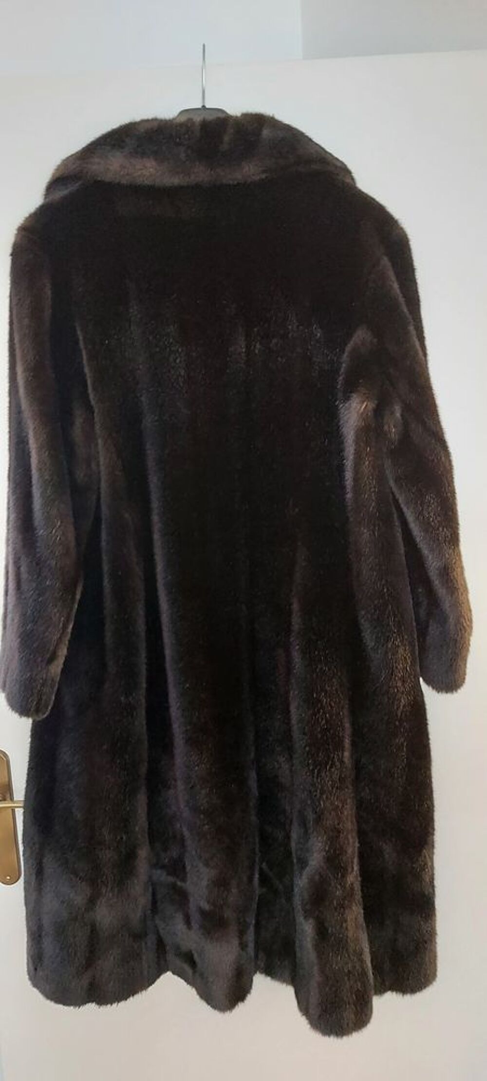 Manteau fausse fourrure ( fabrication fran&ccedil;aise marque APF) Vêtements