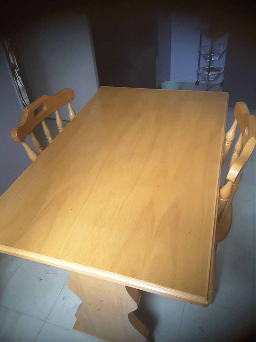 Table avec ses deux chaises Meubles