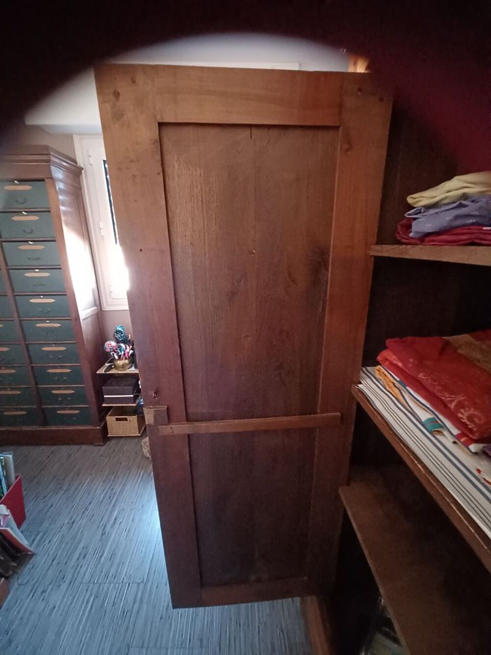 Armoire style campagne en merisier Meubles