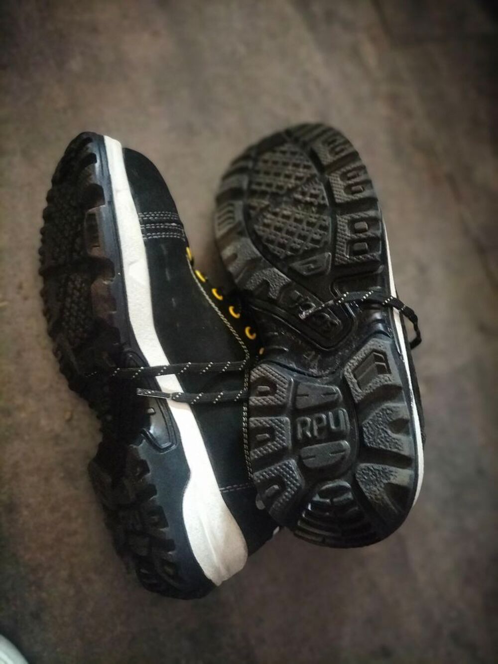 Basket s&eacute;curit&eacute; jalas cuir pointure 41 neuf Chaussures