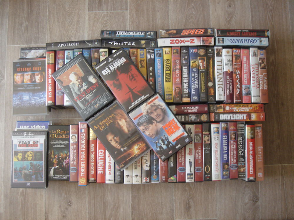 LOT ENVIRON 80 VHS DVD et blu-ray