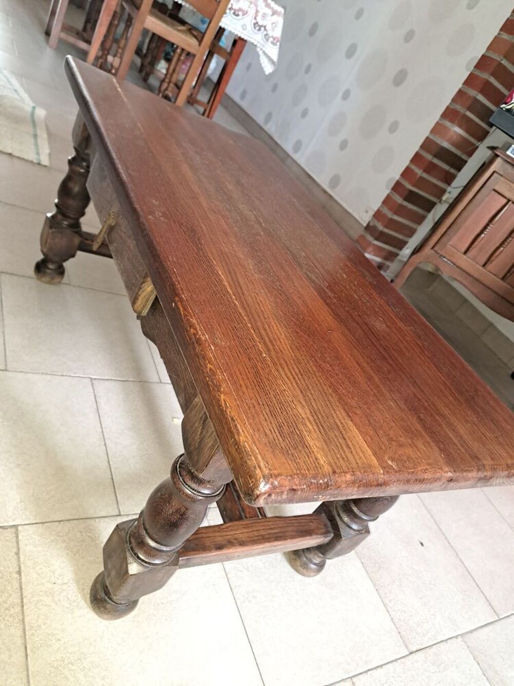 Table de salon en bois massif en tr&egrave;s bon &eacute;tat Meubles
