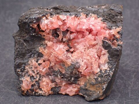 Rhodochrosite & Manganite , Moanda Mine , Gabon 120 Bertrichamps (54)