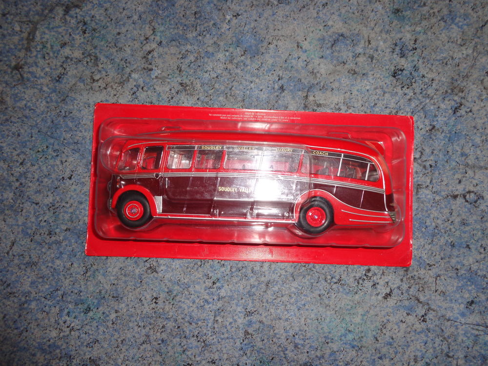 Trois miniatures autobus 1/43 - NEUF - 