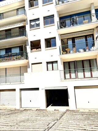  Parking / Garage � vendre 16 m� L'ha�-les-roses