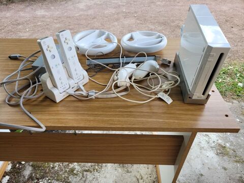 WII : CONSOLE + MANETTES + VOLANTS + ADAPT. HDMI 60 Thse (41)