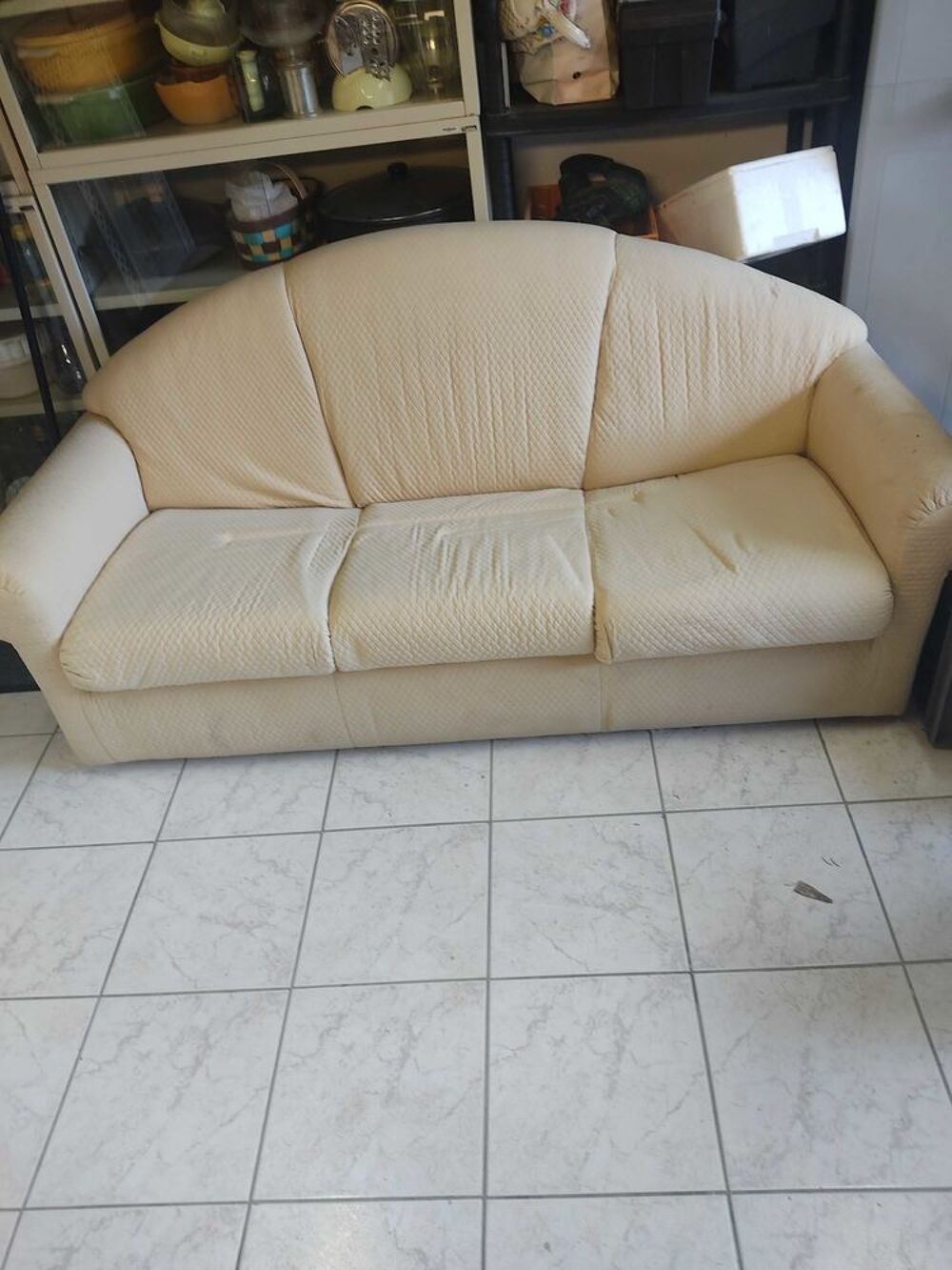 canap&eacute; convertible beige Meubles