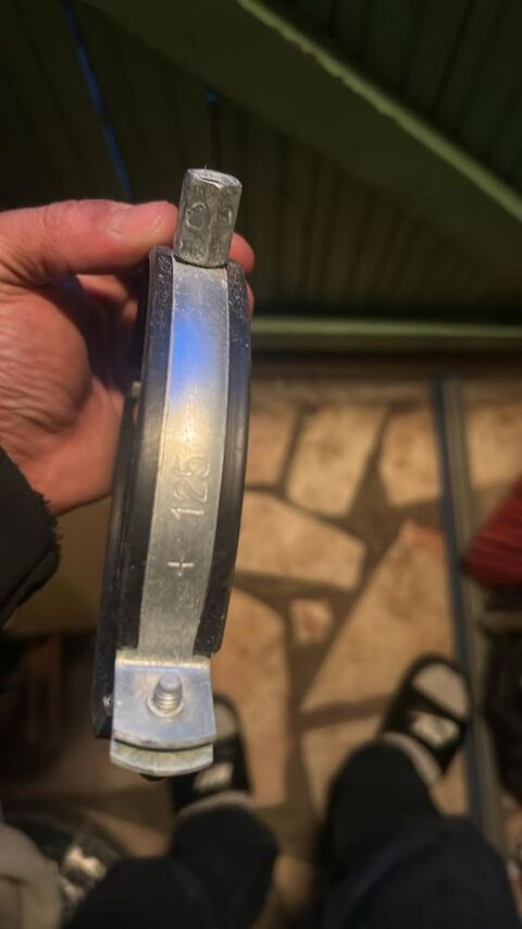 Collier fixation en acier avc caoutchouc 125 mm
5 Sevran (93)