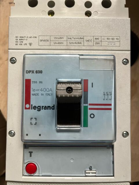Disjoncteur de puissance 400A 4P
36kA LEGRAND NEUF 400 Le Plessis-Trvise (94)