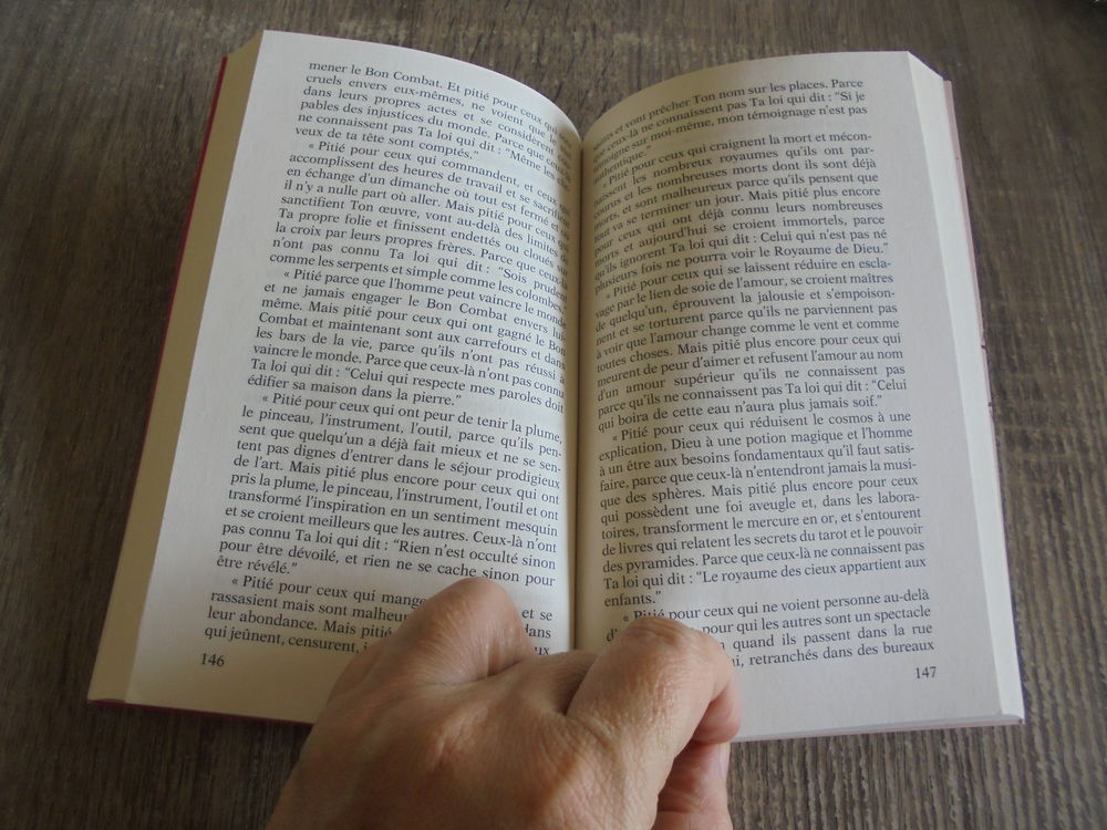 Le p&egrave;lerin de Compostelle (122) Livres et BD