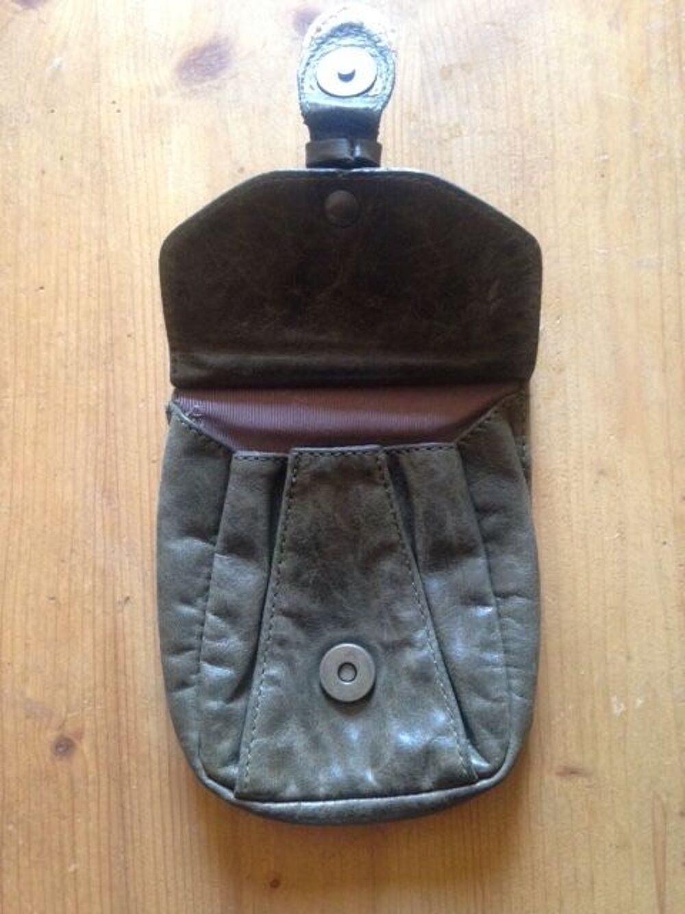 SAC CEINTURE ABACO EN CUIR (COULEUR VERT&deg; Maroquinerie