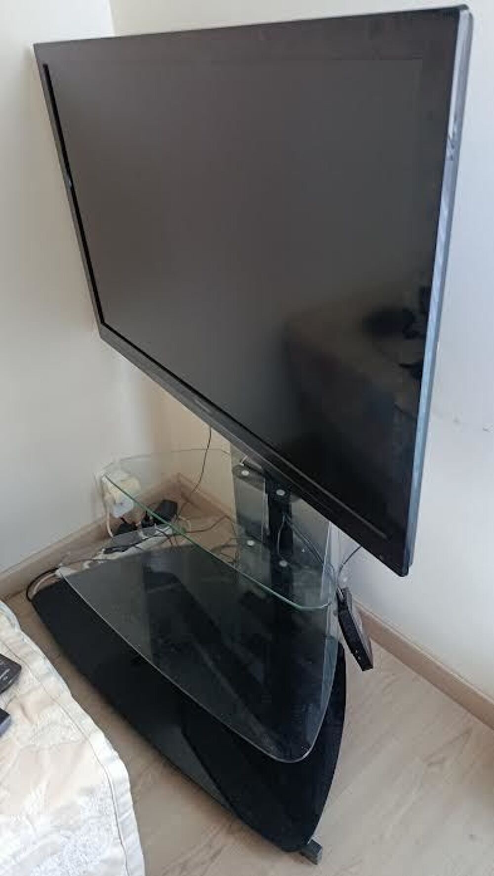 tv PANASONIC sur colonne Audio et hifi