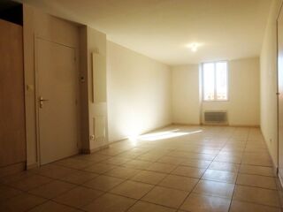  Appartement à louer 3 pièces 68 m² La bâtie-rolland