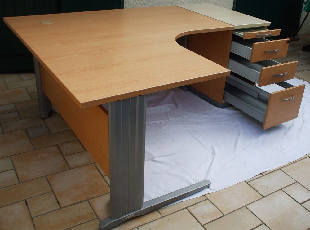 Tr&egrave;s beau bureau avec desserte en parfait &eacute;tat Meubles
