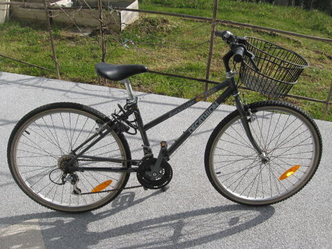 V�lo Femme t Saint-Antoine-l'Abbaye (38)