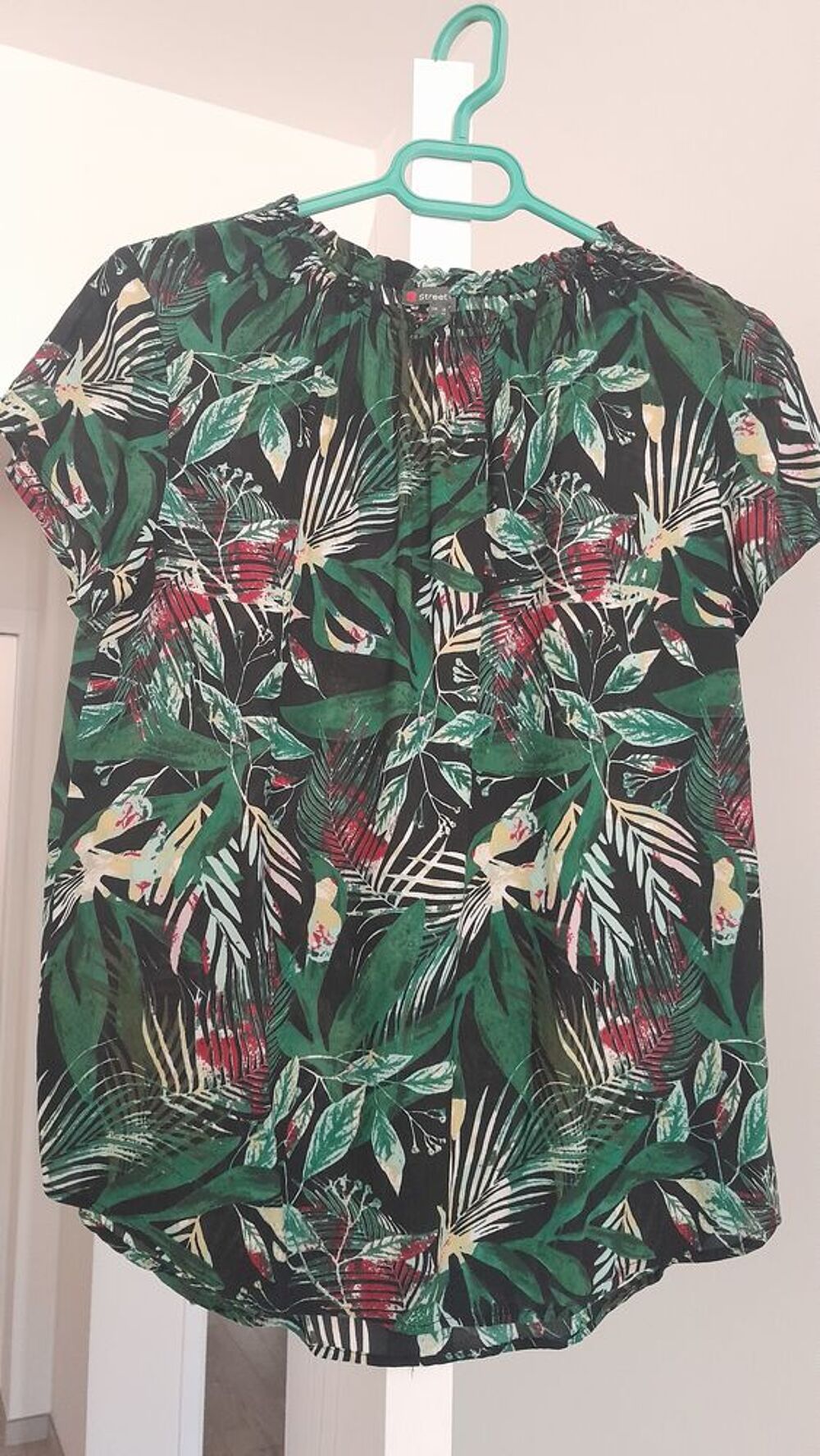 blouse marque : Street Vêtements