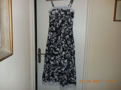 robe bretelle 8 Sète (34)