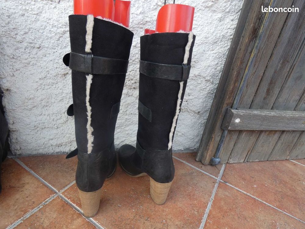 Bottes T. 39 cuir et peau fourr&eacute;es Chaussures