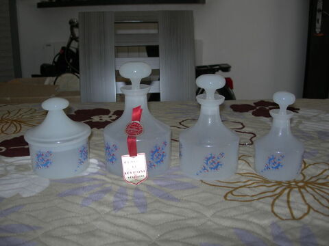 Flacons opaline de Lorraine 70 Gignac-la-Nerthe (13)