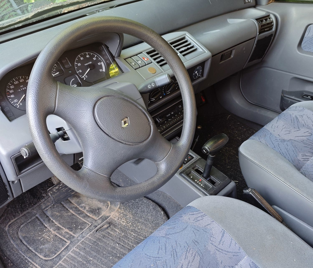 Clio II Clio 1.6i RTA A 1996 occasion 01120 Montluel