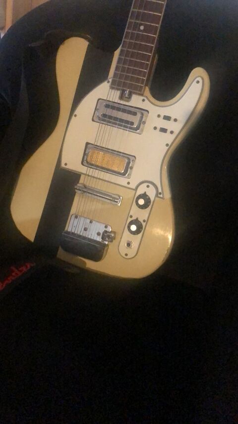 Guitare lectrique Vintage Crme 2000 Privas (07)