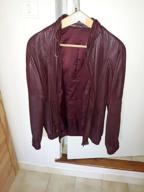 Blouson en cuir taille L 25 Roussillon (84)