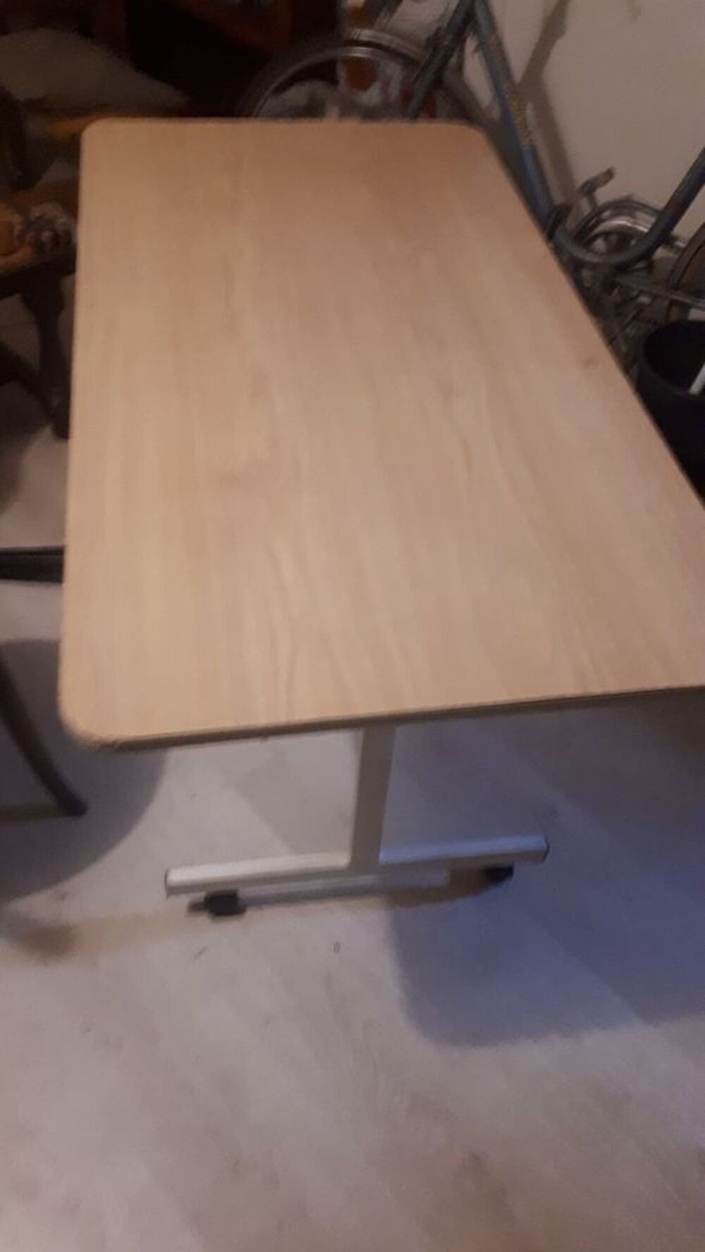 table en formica avec roulettes Meubles