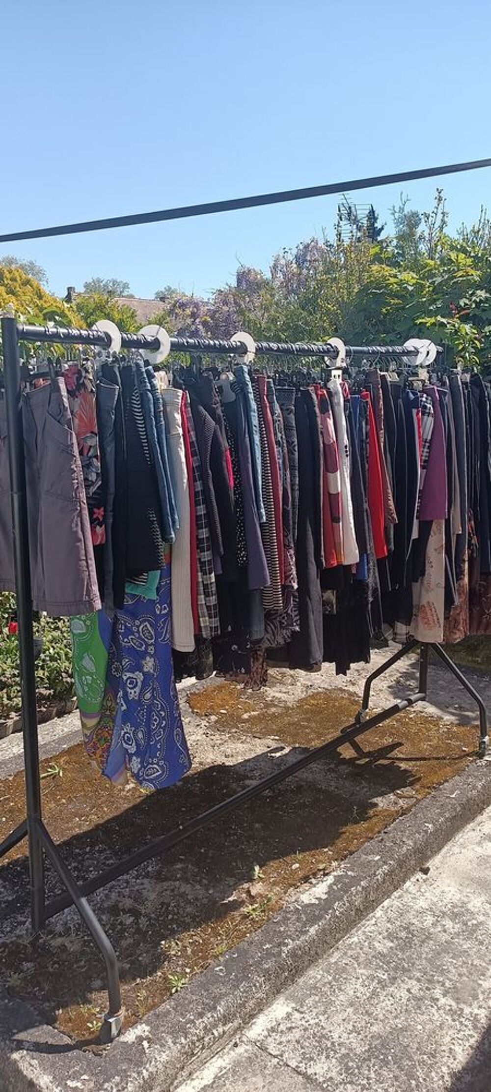 VIDE DRESSING tous les jours &agrave; domicile Vêtements