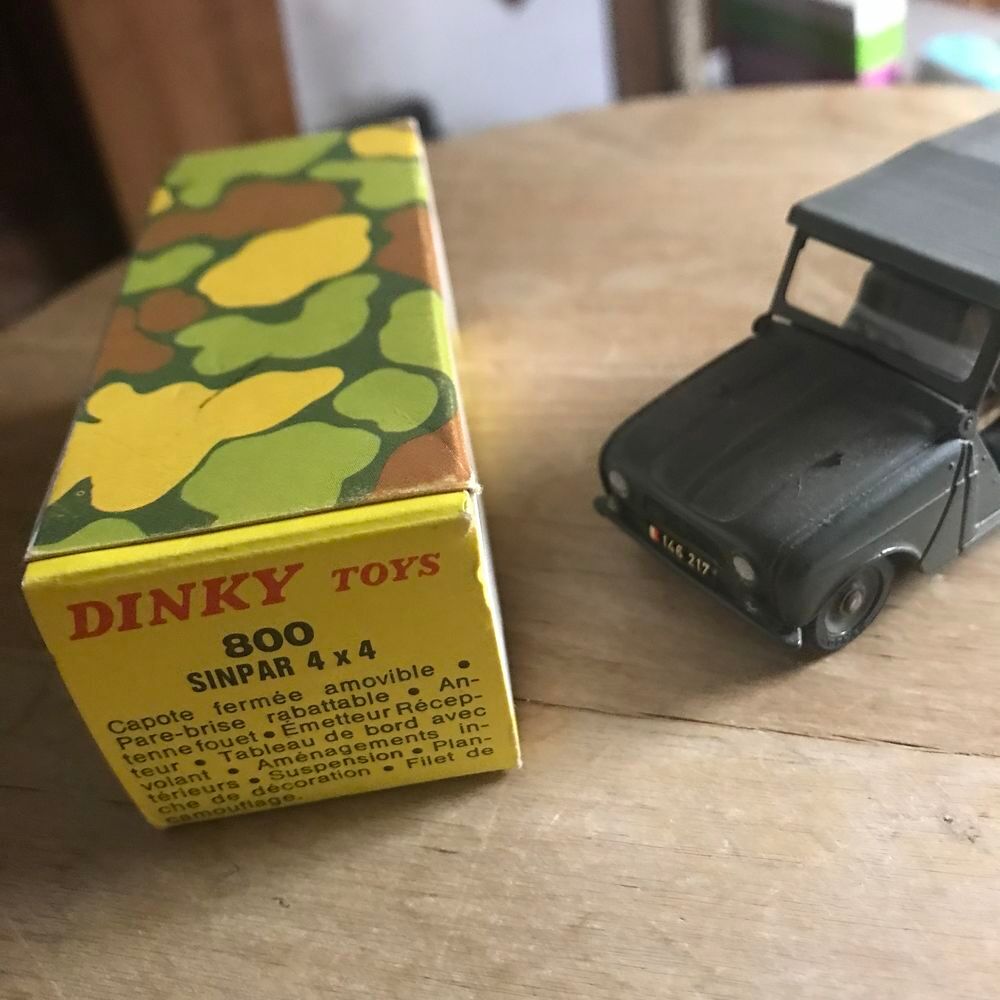 Dinky toys Sinpar 4x4 800, collector Jeux / jouets